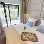 White Pearl 0.04 Apartment *