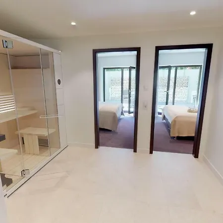 White Pearl 0.04 Apartament *